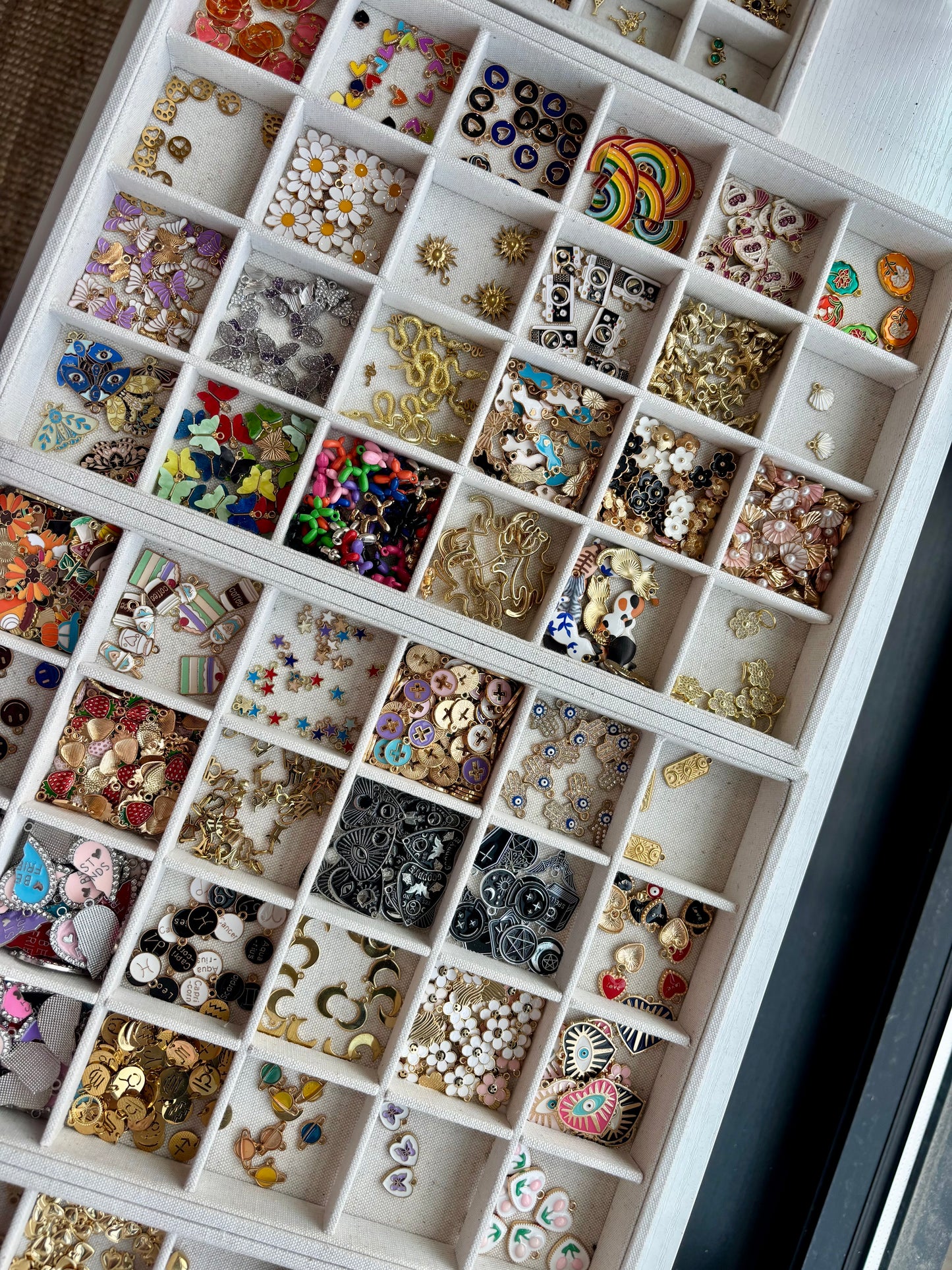 Charm Jewelry Bar Craft Night | Fri. Dec. 5th 6pm-7:30pm