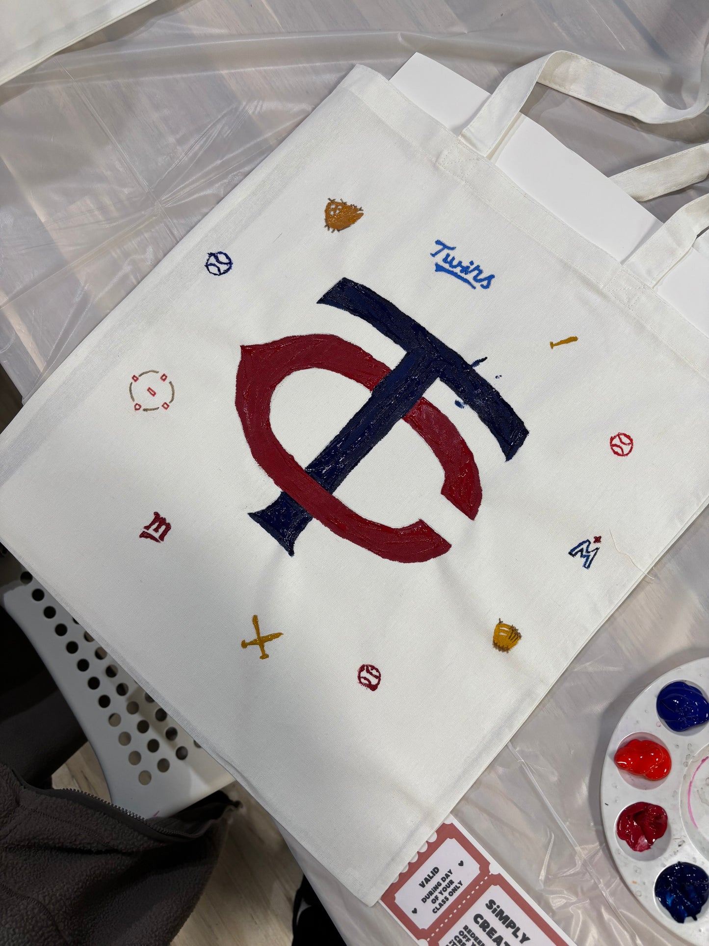 Tote Bag Painting Craft Night at Graze Food Hall | Tues. May 26th 6pm-8pm Minneapolis, MN